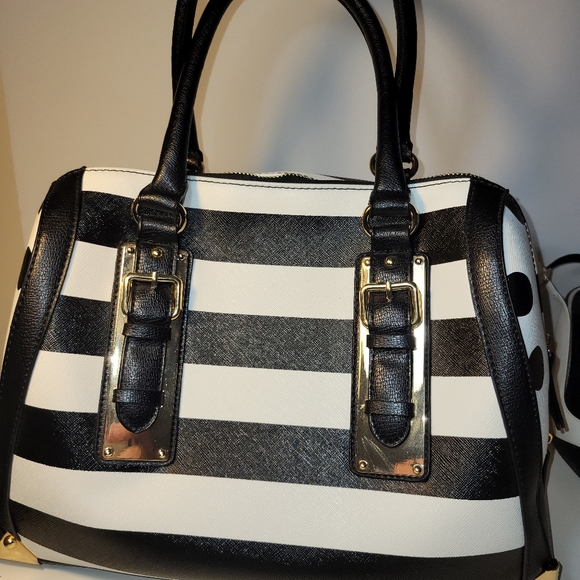 Aldo Black and White Handbag - Picture 8 of 9